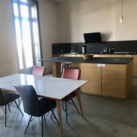Elegant T2 Climatise Sur Canal Apartment