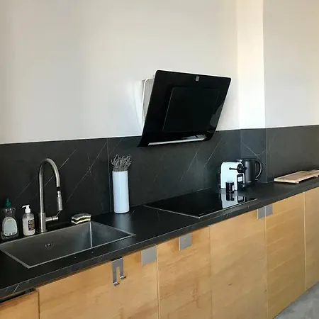 Elegant T2 Climatise Sur Canal Apartment